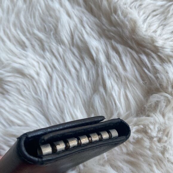 Prada Saffiano 6-ring key case - Picture 5 of 10